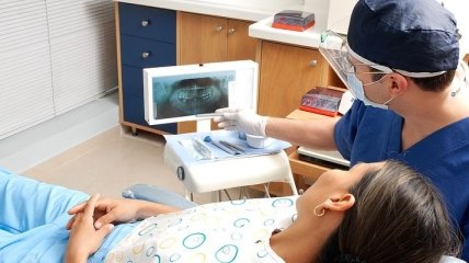 Лечим зубки: основные признаки того, что пора к стоматологу