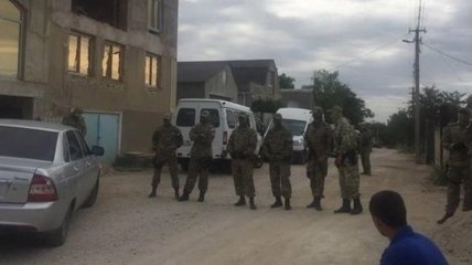 В Крыму ОМОН пришел с обысками к татарам 