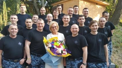 Денисова выяснила дальнейшие планы освобожденных моряков (Фото)