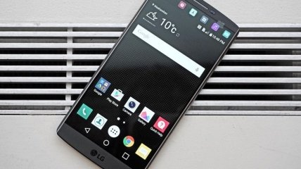 В продажу поступил смартфон LG с двумя экранами