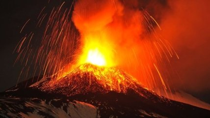 Под вулканом в Йеллоустоне нашли гигантский поток магмы 