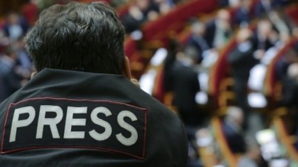 Порошенко назначил стипендии детям погибших журналистов