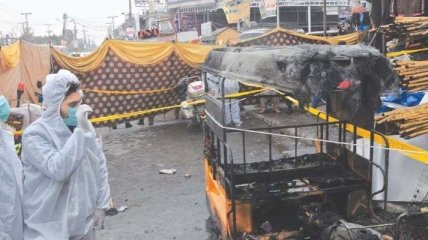 В Пакистане произошел взрыв возле полицейского участка: по меньшей мере 25 человек ранены (фото)
