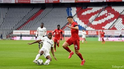 Бавария забила пять мячей Айнтрахту