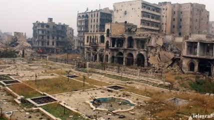 В Алеппо после прекращения огня снова слышны взрывы