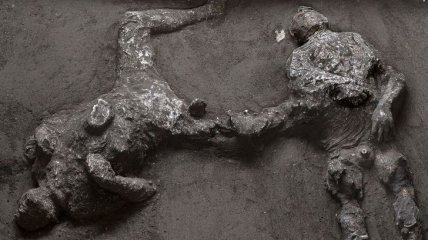 В руинах Помпеи обнаружены тела богача и раба (фото) 