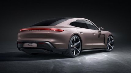Новый Porsche Taycan получил ценник: что известно о новой версии электрокара 