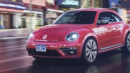 Volkswagen презентовал гламурный Beetle в розовом цвете