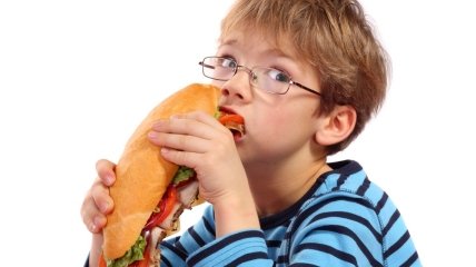 7 вещей, которые помогают сформировать у ребенка правильные пищевые привычки