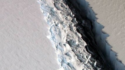 В Антарктиде обнаружили новую гигантскую трещину