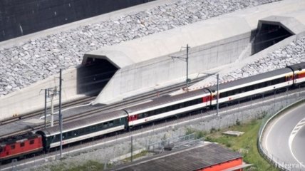 Швейцария открыла самый длинный ж/д тоннель (Видео)