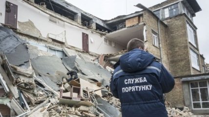 Обвал школы в Василькове: Спасатели разобрали завалы  