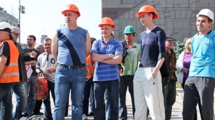 Около полтысячи активистов пикетируют здание мэрии Киева