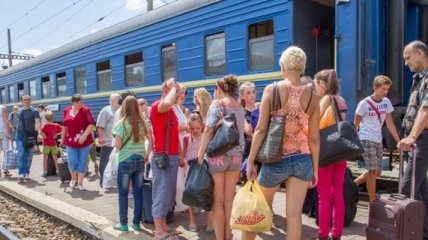 "Укрзализныця" включила дополнительные вагоны в поезда на Крым 