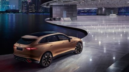 Люксовый Jaguar C-X17 официально представили в Китае