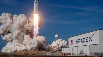 SpaceX перенесла запуск глобального Интернета 