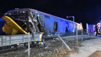 В Италии скоростной поезд сошел с рельсов: два человека погибли и 30 пострадали