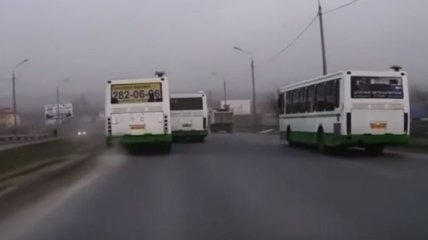 Сумасшедшие гонки на больших автобусах по городу (Видео)