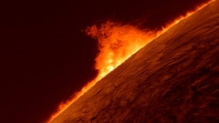 Гринвичская обсерватория представила снимок плазменной петли