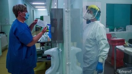 США вирішили лікувати коронавірус плазмою перехворілих пацієнтів, Трамп назвав це проривом
