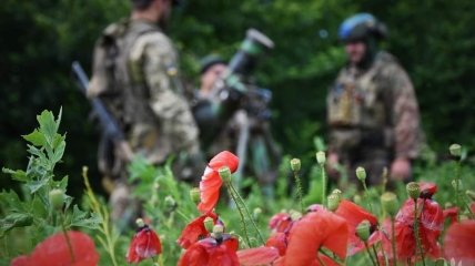 Українські бійці під час військової служби