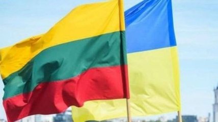 Нападение на посольство Литвы в Киеве: неизвестные бросили дымовую шашку
