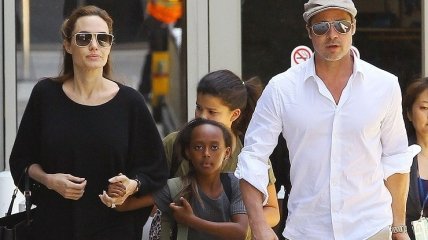 Проблемы в семье Джоли и Питта: биологическая мать хочет возобновить общение с их приёмной дочерью Захарой