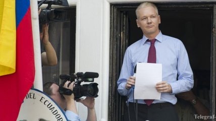 Основатель WikiLeaks Джулиан Ассанж готов сдаться полиции