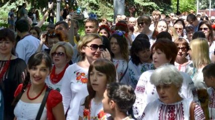 В Харькове состоялся парад вышиванок
