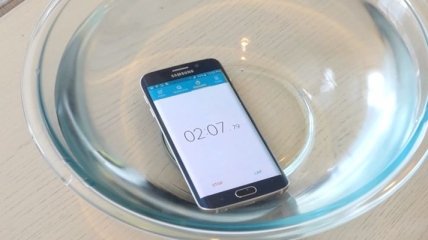 Samsung Galaxy S6 edge не прошел тест на водонепроницаемость (Видео)