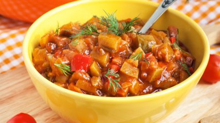 Рагу из кабачков, помидоров и перца