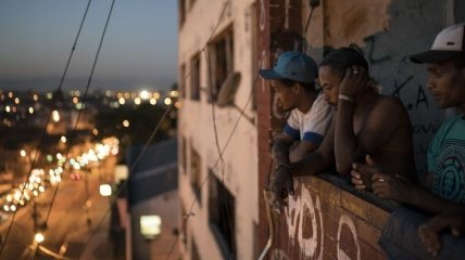 Нищие бразильцы проживают в заброшенном институте (Фото)