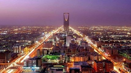 СМИ: Над Эр-Риядом прогремели три взрыва