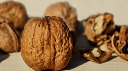 Полезен не только для мозга: почему еще стоит есть грецкие орехи