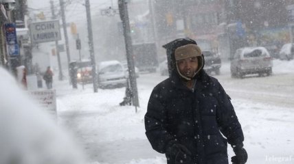 Из-за снегопадов отменили более сотни авиарейсов в Торонто 