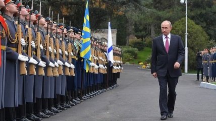 Путин приехал в Крым открывать памятник