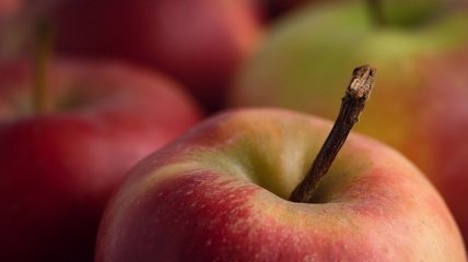 Много витаминов и полезных веществ: чем полезны яблоки