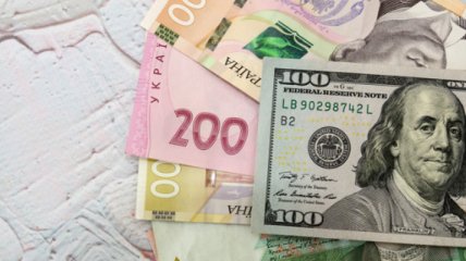 Достигли максимума и рухнули: как изменился курс валют в Украине за неделю