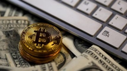 Курс криптовалют на 12 сентября: биткоин снова упал в цене