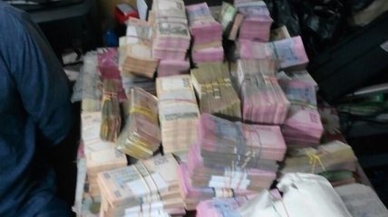 В Киеве у фигурантов уголовного дела изъяли более 330 тыс. долл и 200 тыс. грн