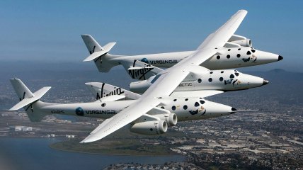 SpaceShipTwo поднимает космолет VSS Unity к точке старта