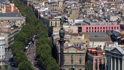 Противники туризма в Барселоне призывают туристов сбрасываться с балконов 