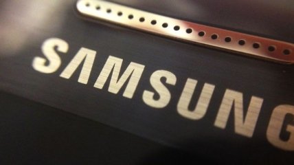 Компания Samsung начала в Корее продажи изогнутого телевизора