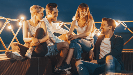 Открытки и картинки с Днем молодежи 2025