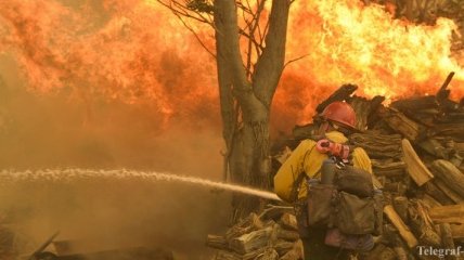 Пожар в Калифорнии продолжает быстро разрастаться