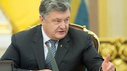 Порошенко отреагировал на захват вертолетной площадки Януковича 
