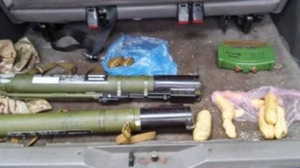 В Мариуполе правоохранители нашли в машине гранатометы и взрывчатку