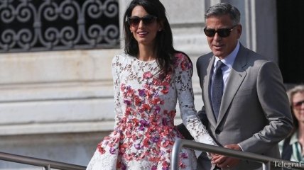 Жена Клуни взялась за его фигуру