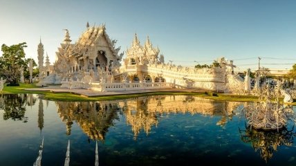 Белый храм - шедевр мировой архитектуры (Фото) 