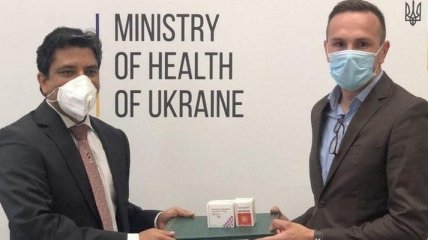 Пандемия COVID-19: Индия передала Украине 50 тыс капсул препарата для лечения коронавируса